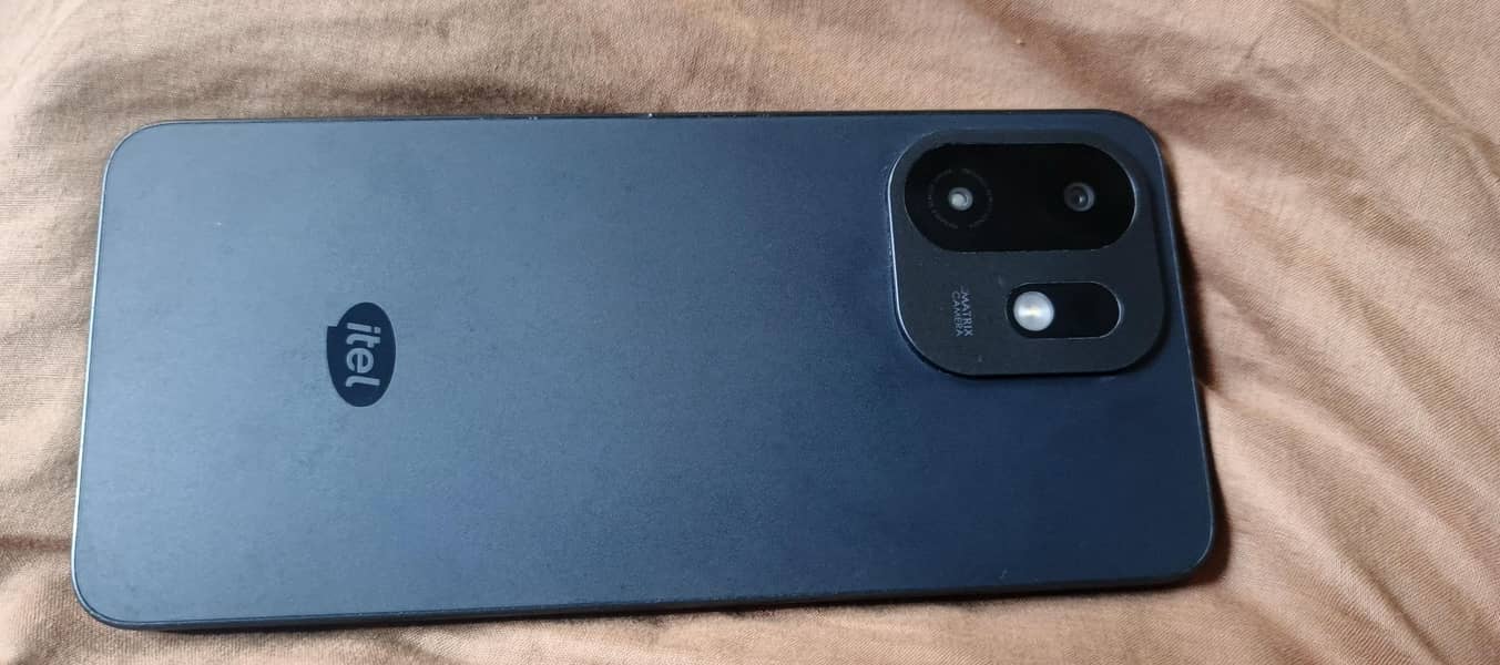 Itel 100C 4