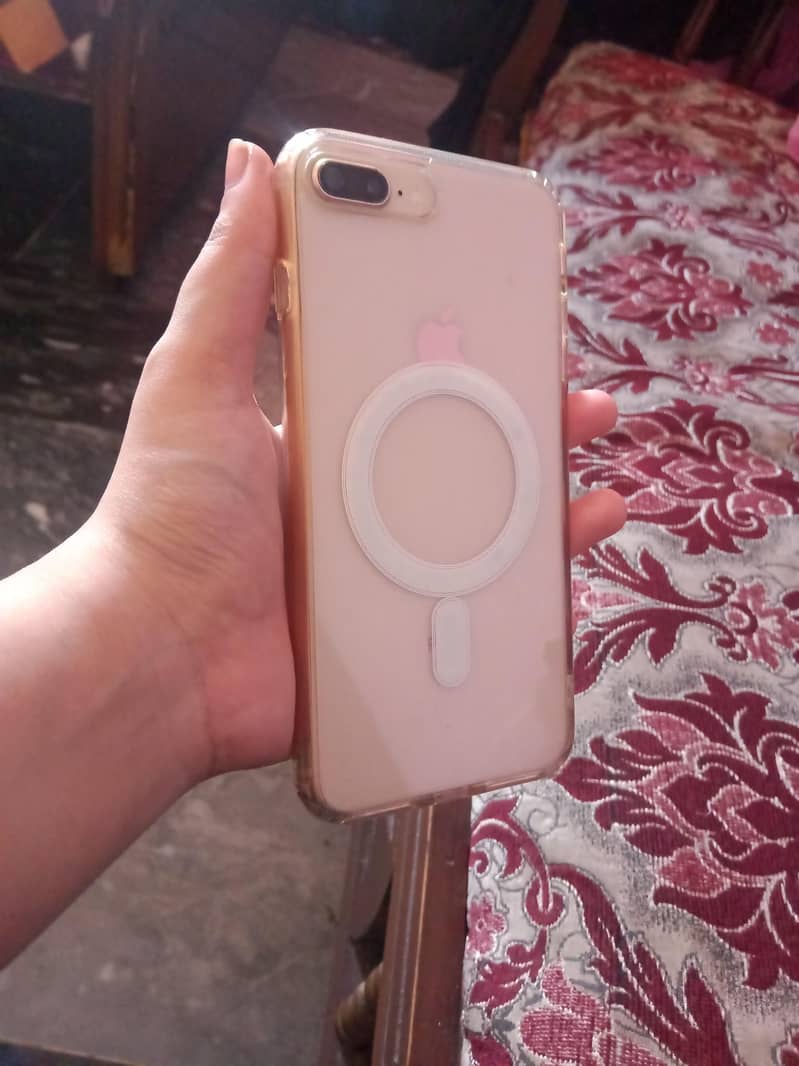 Apple iPhone 8 Plus 5