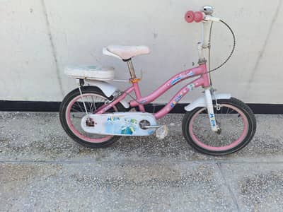 girls cycle