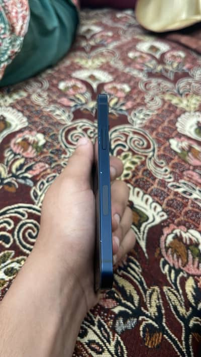 I phone 12 non pta 10/10 open repair gurante all oky set