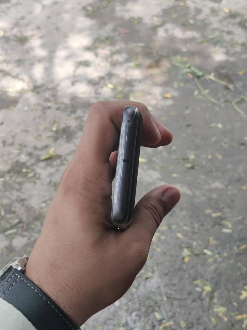 Google Pixel 8 4