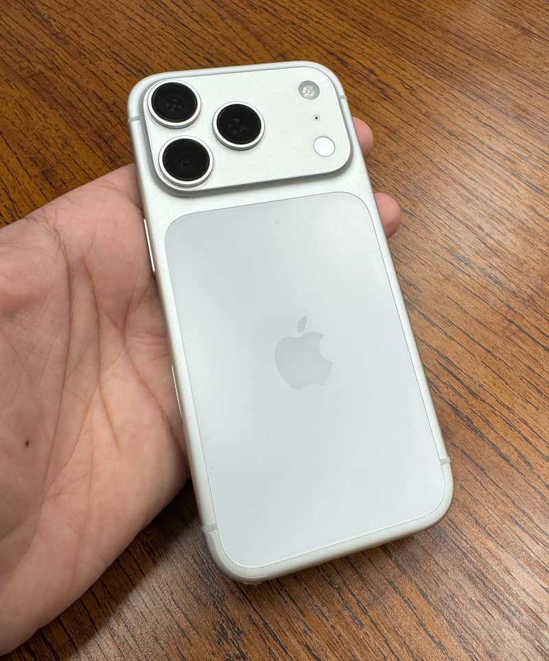 Iphone 17 pro 3