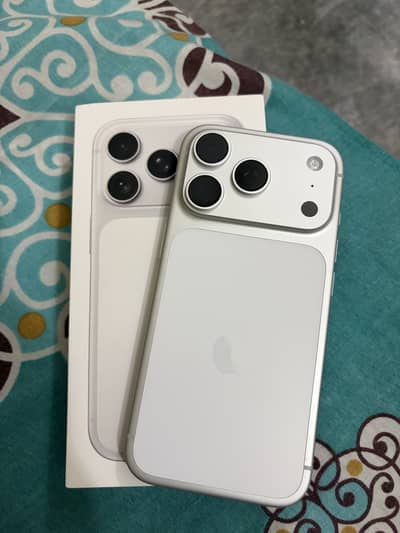 Apple iPhone 17 Pro,  0 cycle count, 256gb