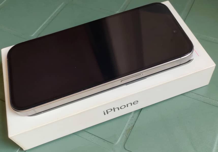 Apple iPhone 15 Pro 0