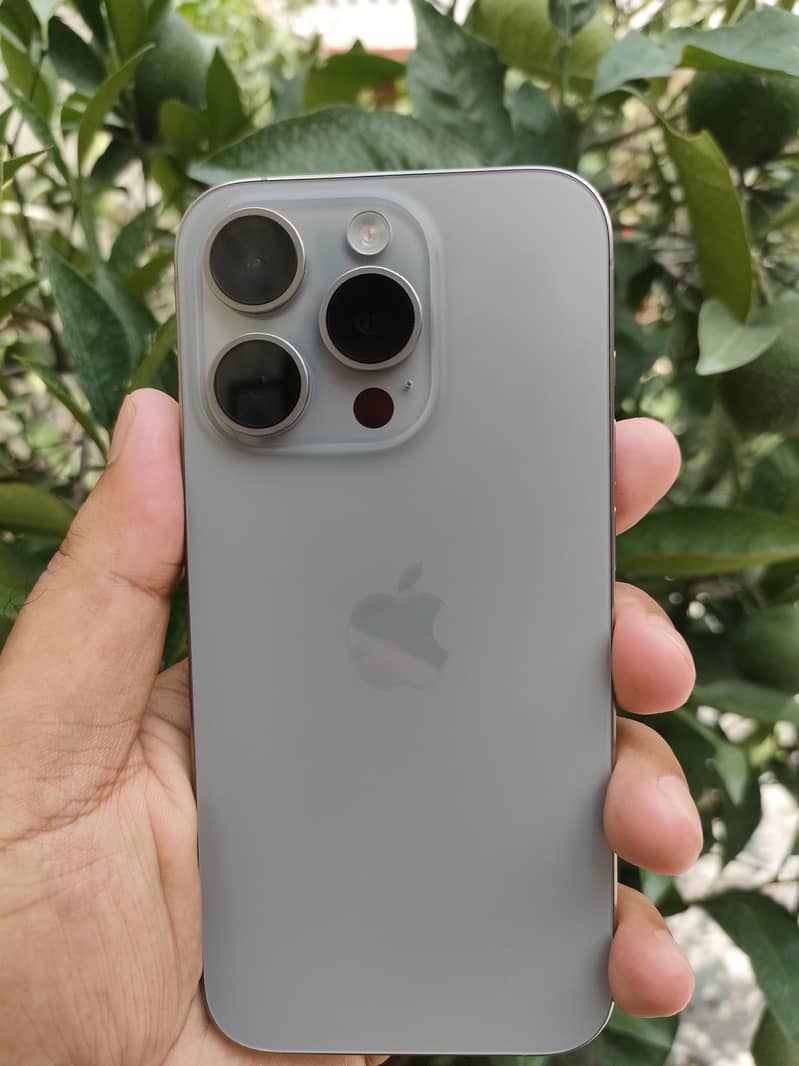 Apple iPhone 15 Pro 2