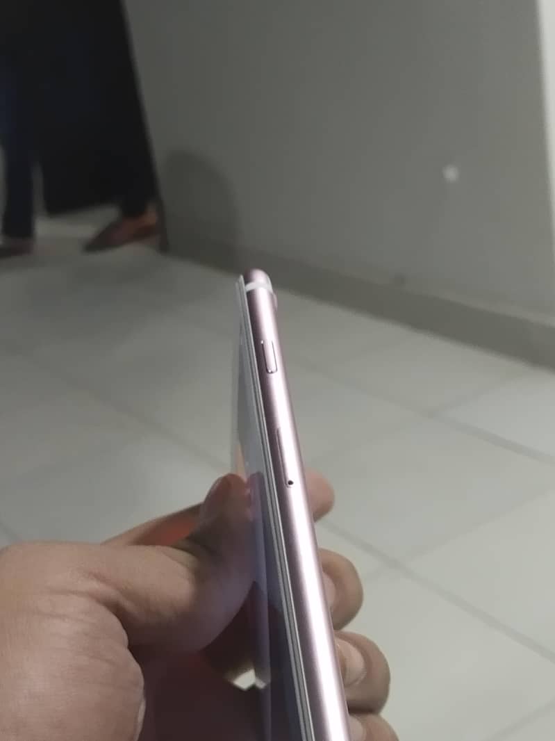 Apple iPhone 7 Plus 0