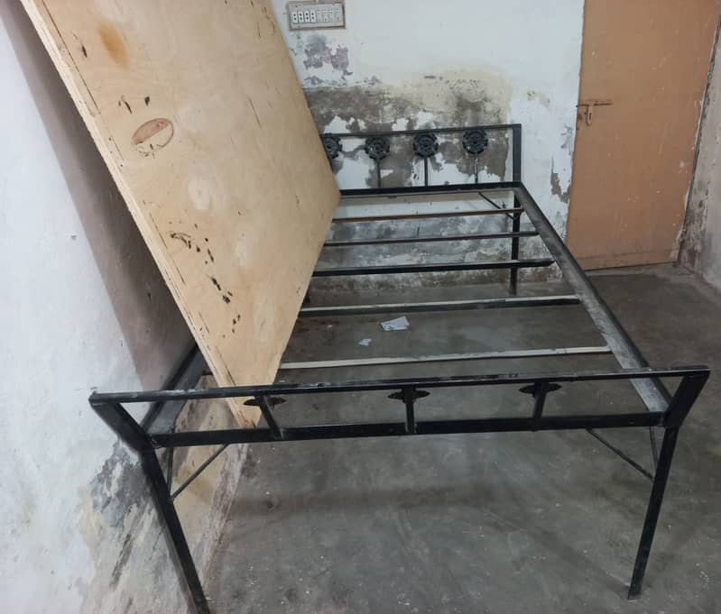 Iron Bed 0