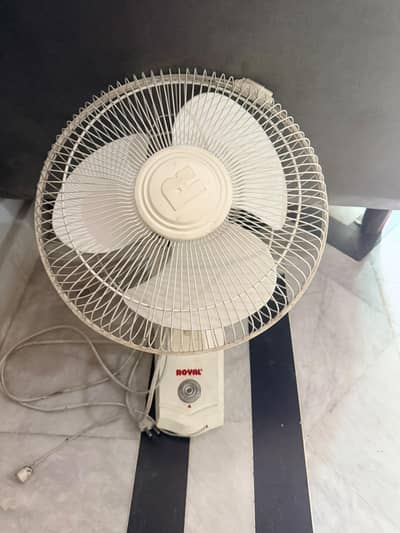 Royal Bracket Fan