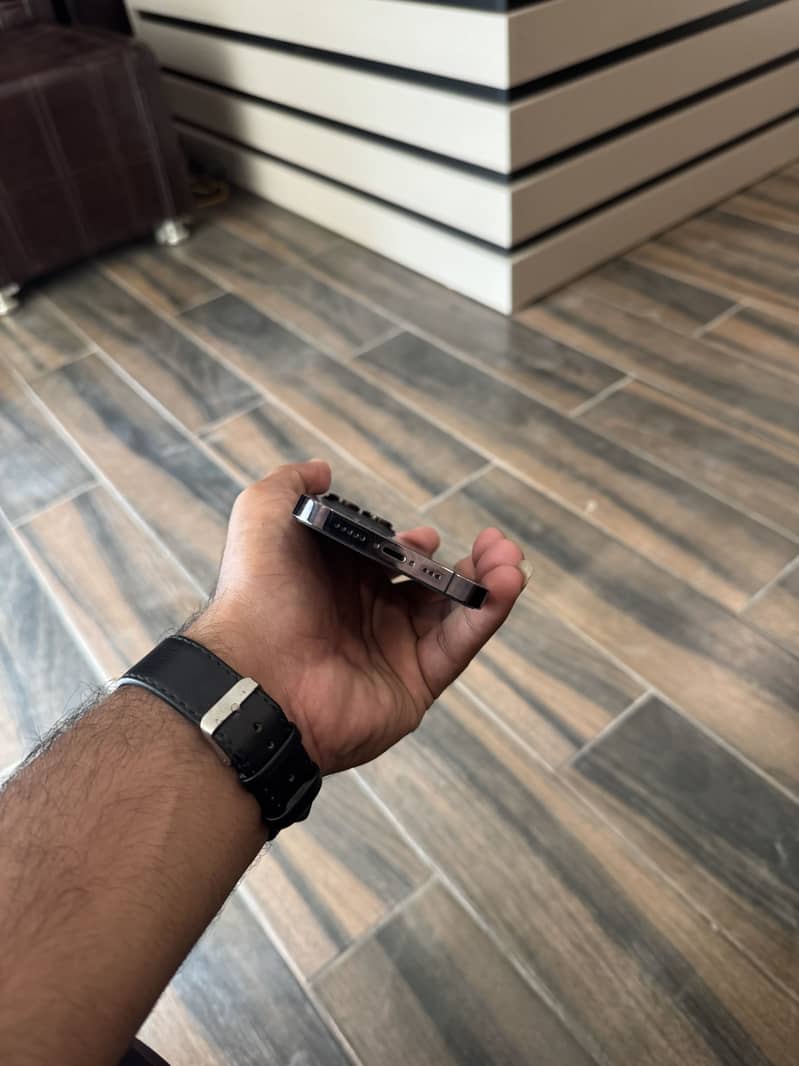 Apple iPhone 14 Pro 2