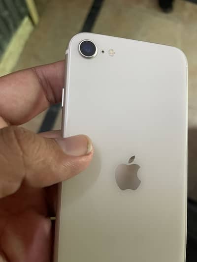 Apple iPhone SE