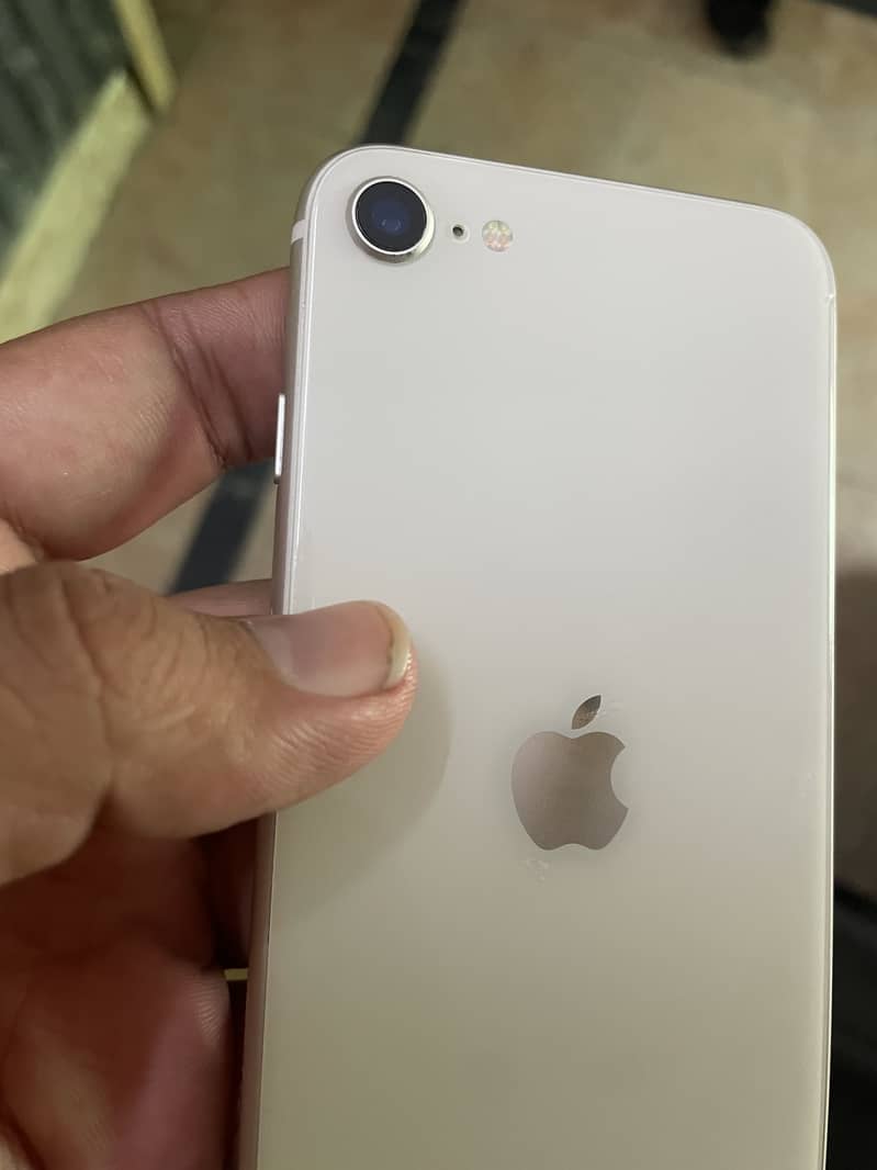 Apple iPhone SE 0