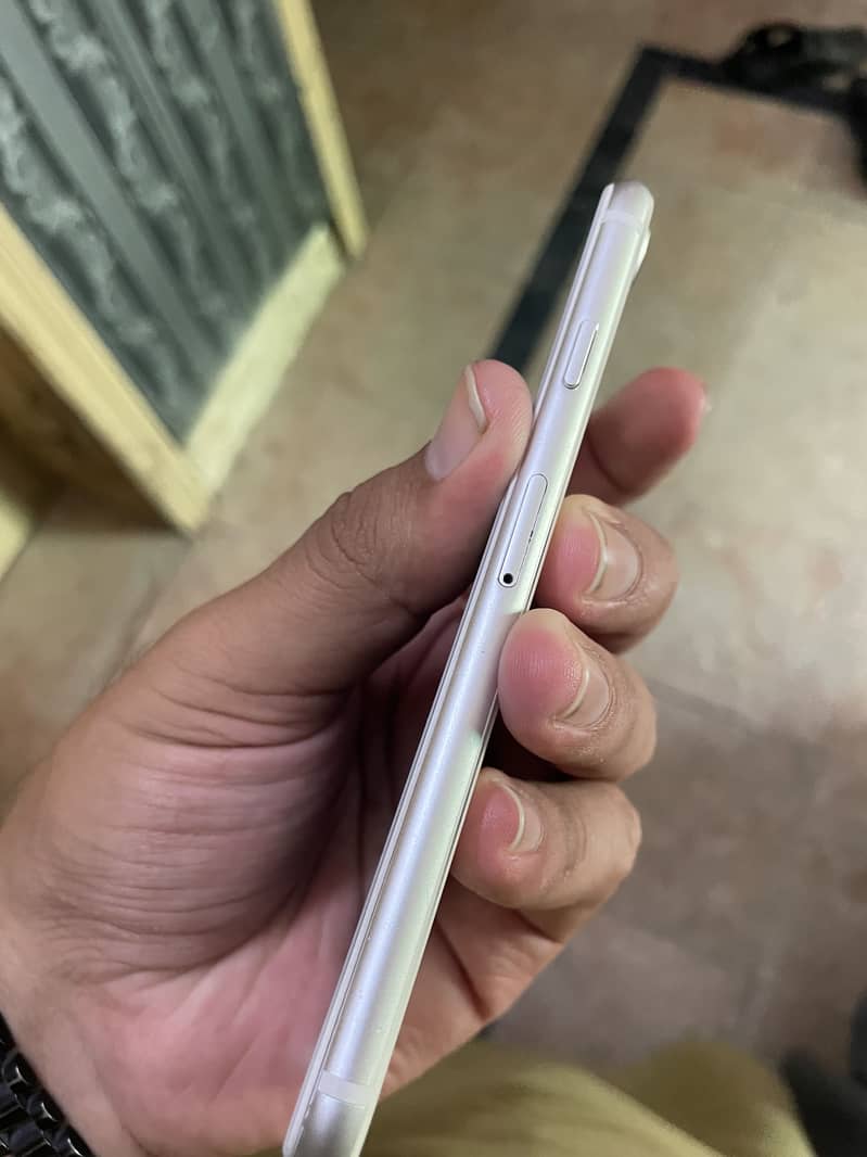 Apple iPhone SE 3