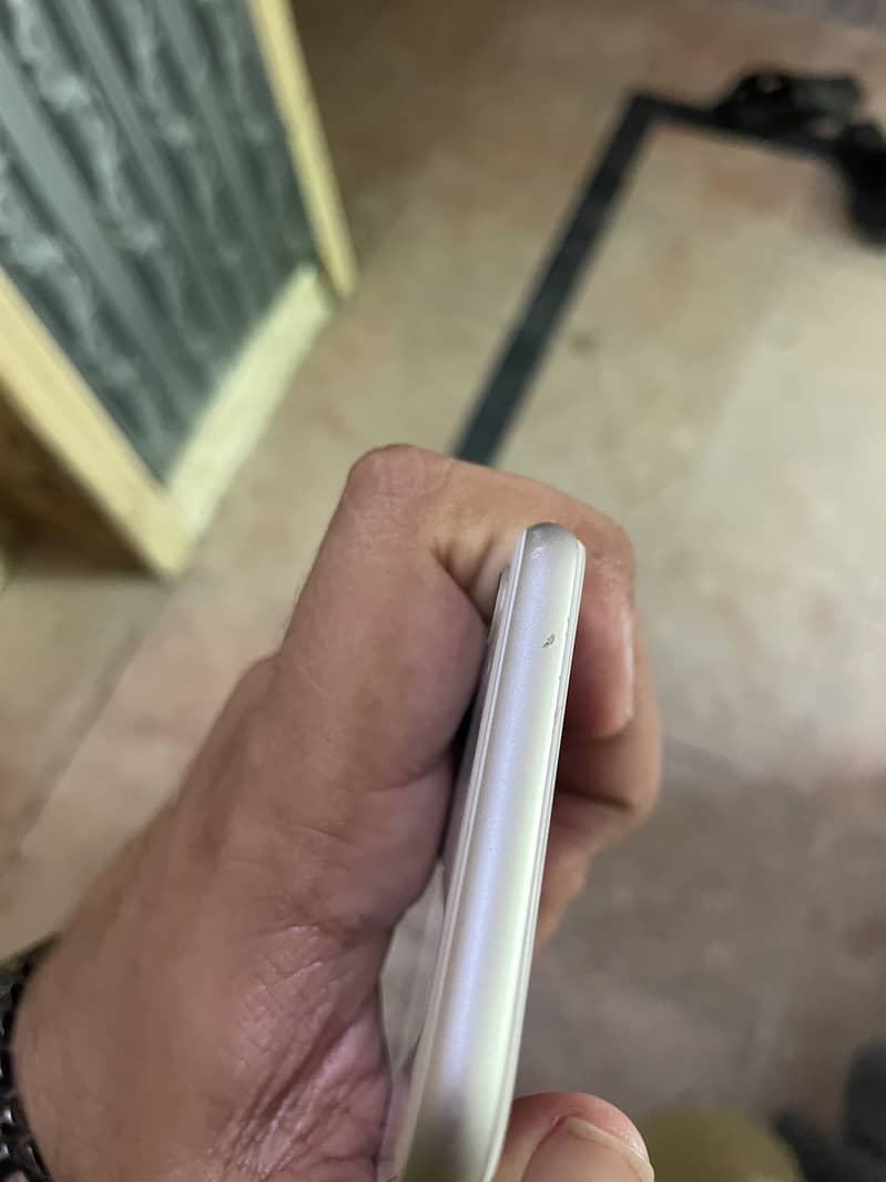 Apple iPhone SE 4