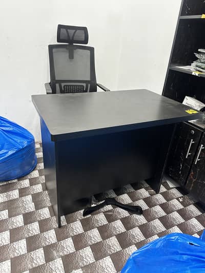 Executive office table with Mash chair & 2 visitors chairs