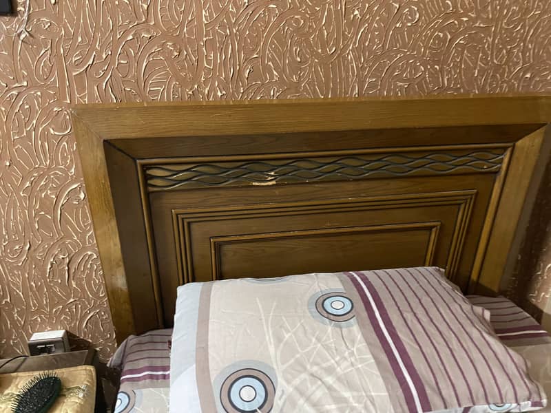 New condition single bed with side table 1