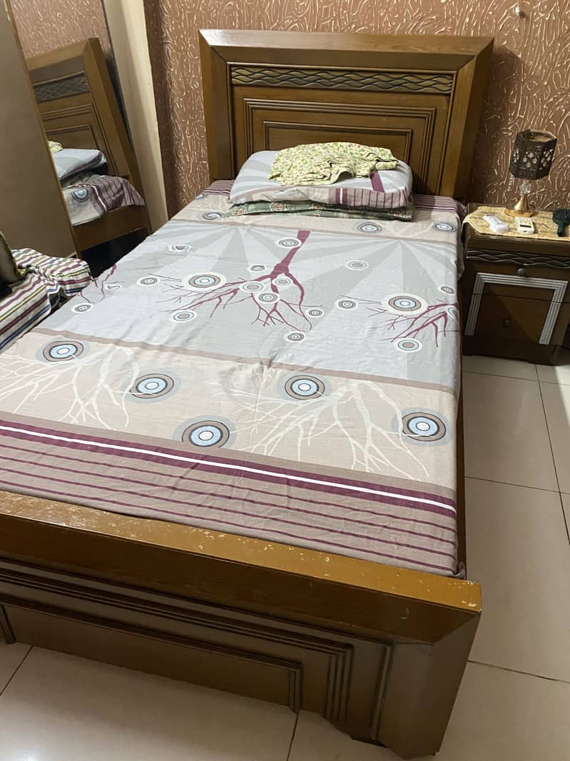 New condition single bed with side table 4