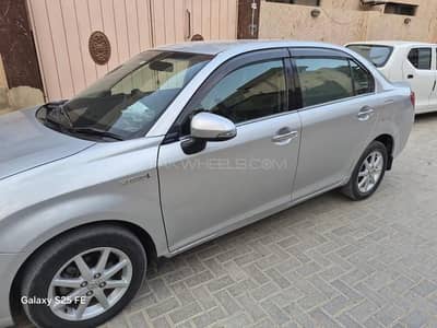 Toyota Corolla Axio 2014
