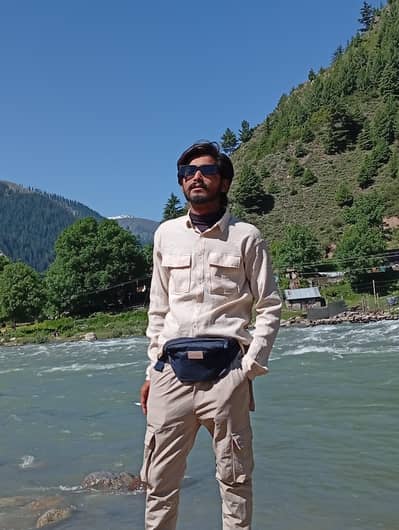 muja job chahya