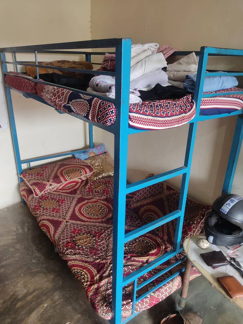 2 Single beds 2