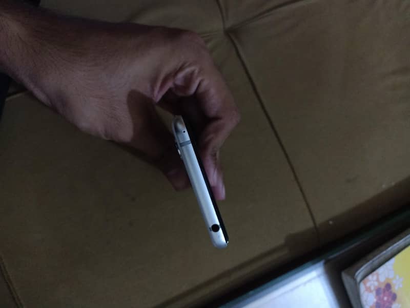 Sharp Aquos R3 0