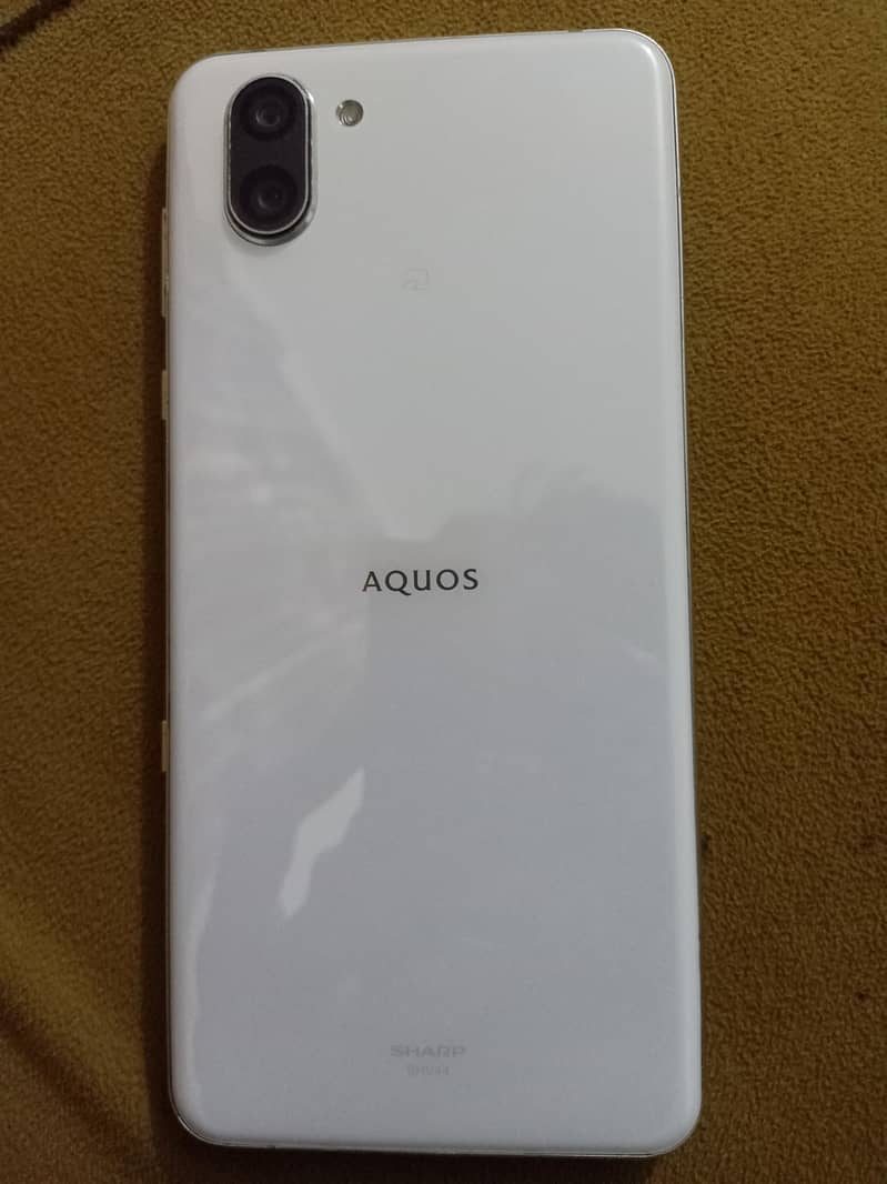 Sharp Aquos R3 2