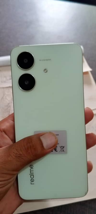 only 2 month use kia hwa ha new mobile Hain bas Kase waja SA sale kr