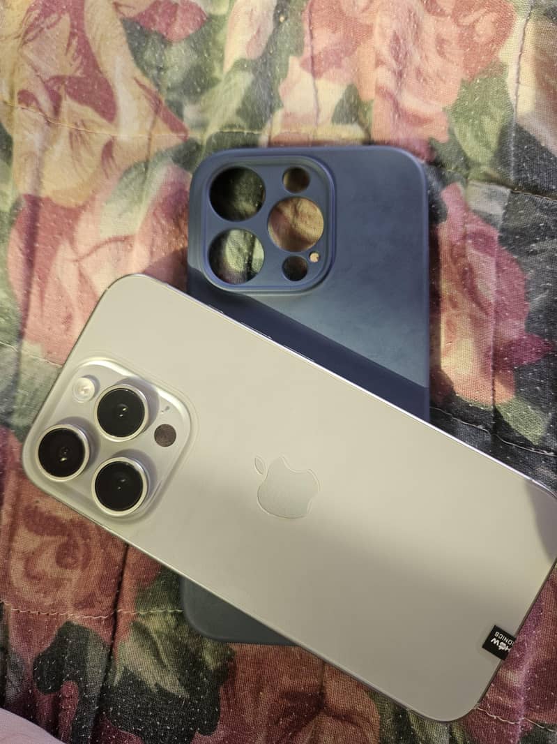 Apple iPhone 15 Pro 1