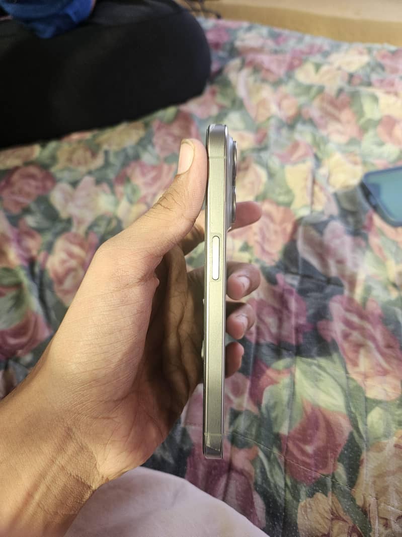 Apple iPhone 15 Pro 5
