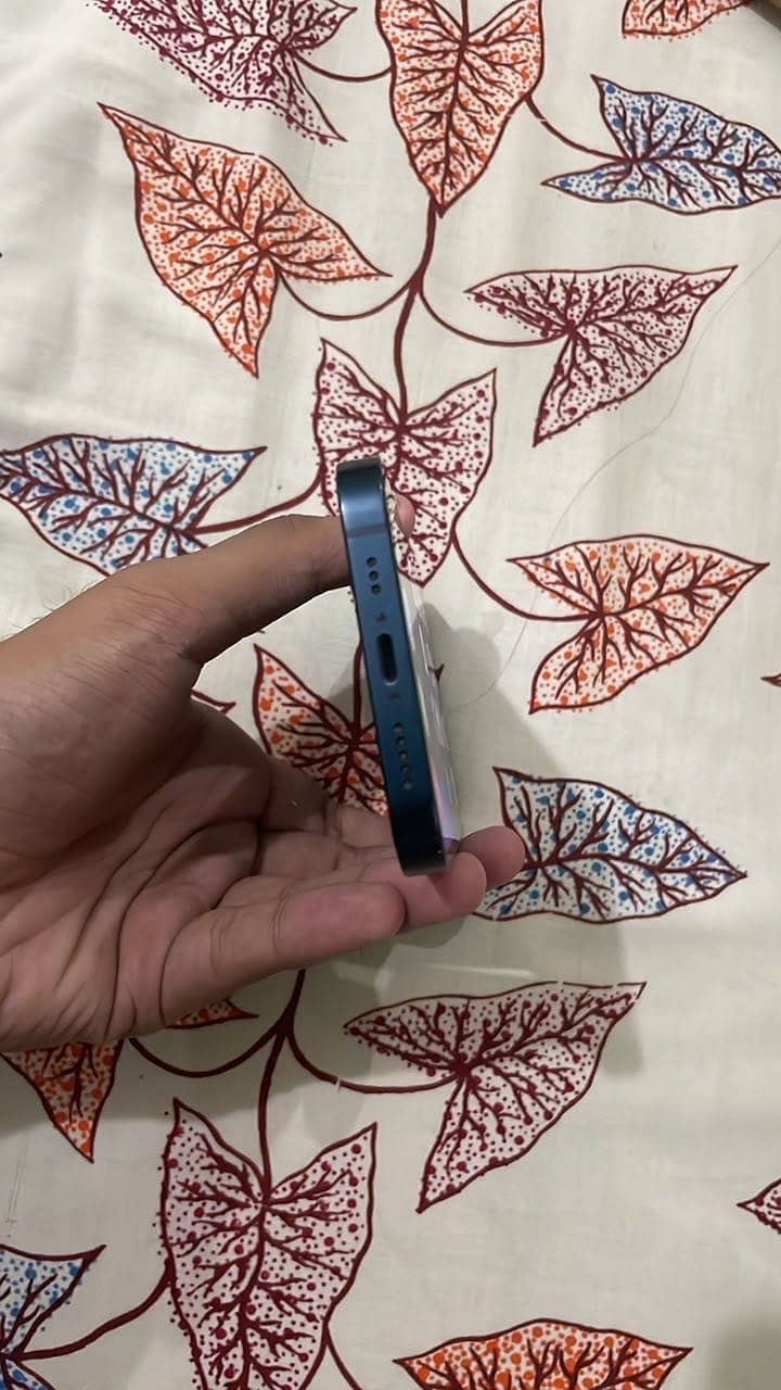 Apple iPhone 14 5
