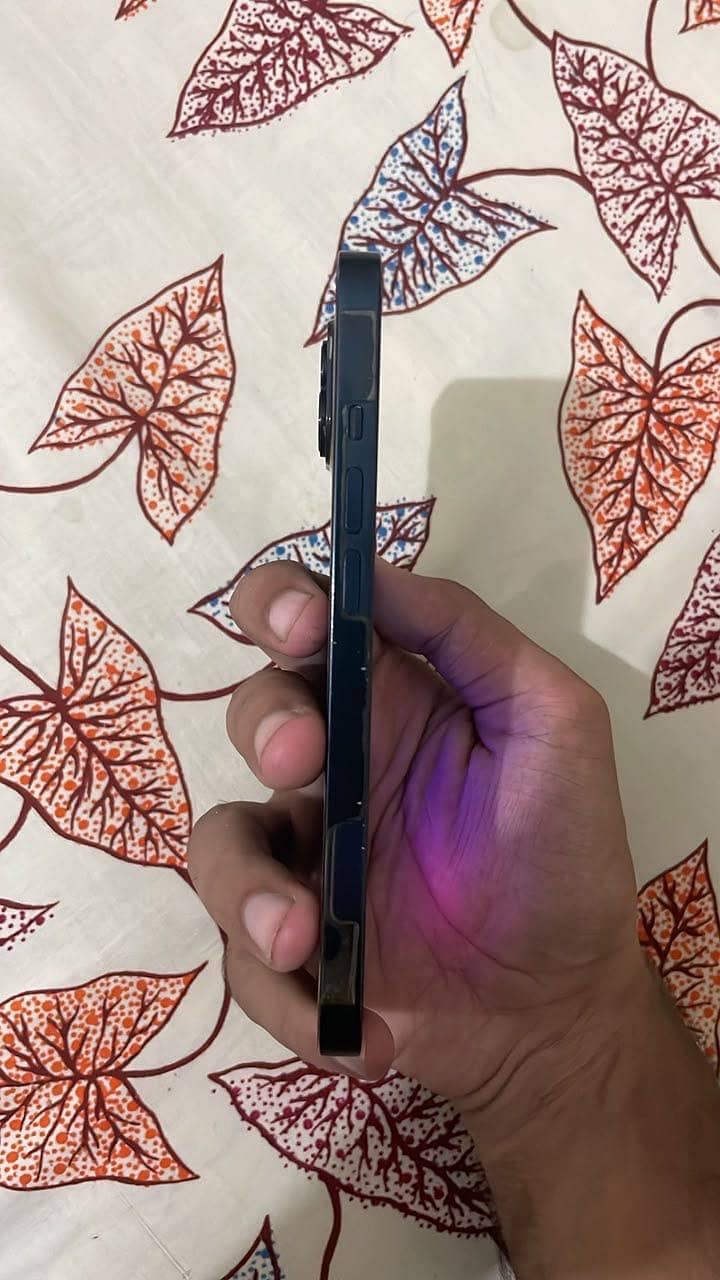 Apple iPhone 14 7