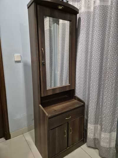 Dressing table with mirror