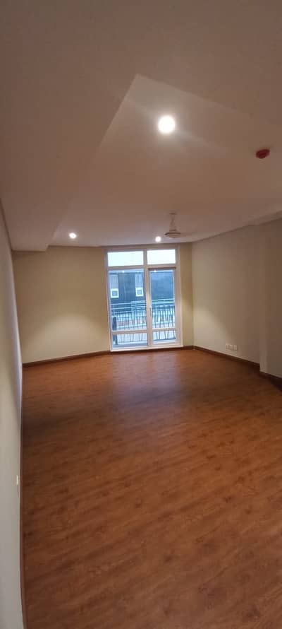 A Spacious 2400 Square Feet Flat In Defence Raya