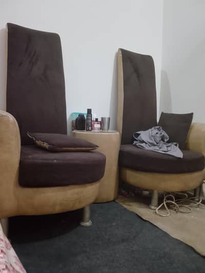 2 pic sofa chair Table