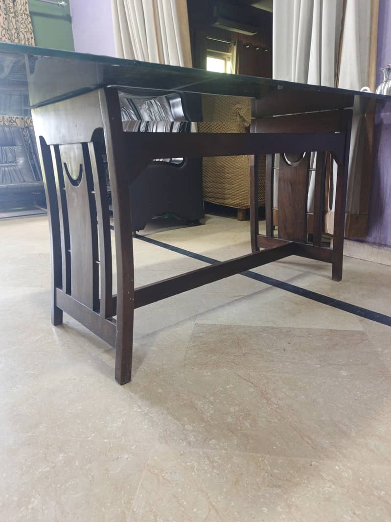 A DINNING Table 1
