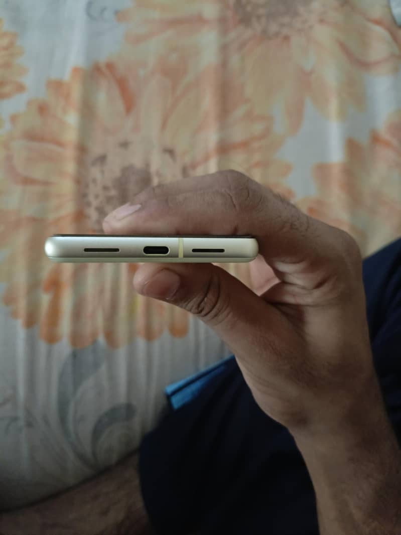 Google Pixel 7 5