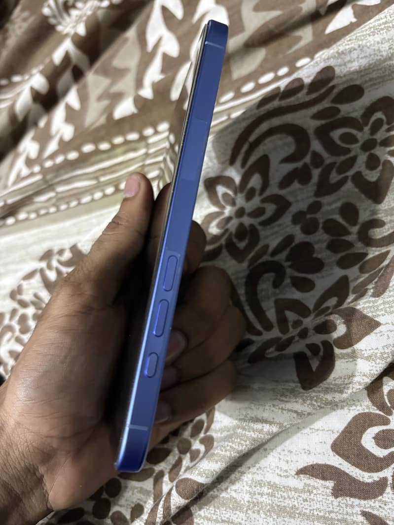 iPhone 16 plus 1