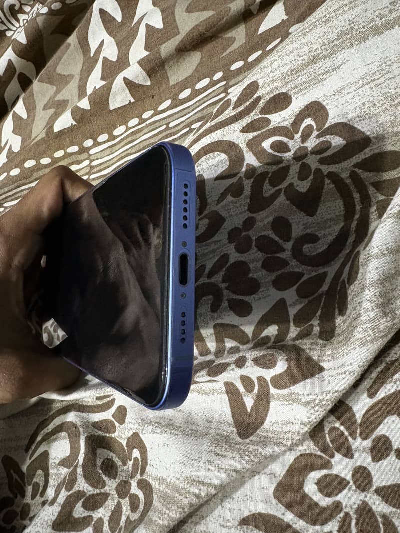 iPhone 16 plus 5
