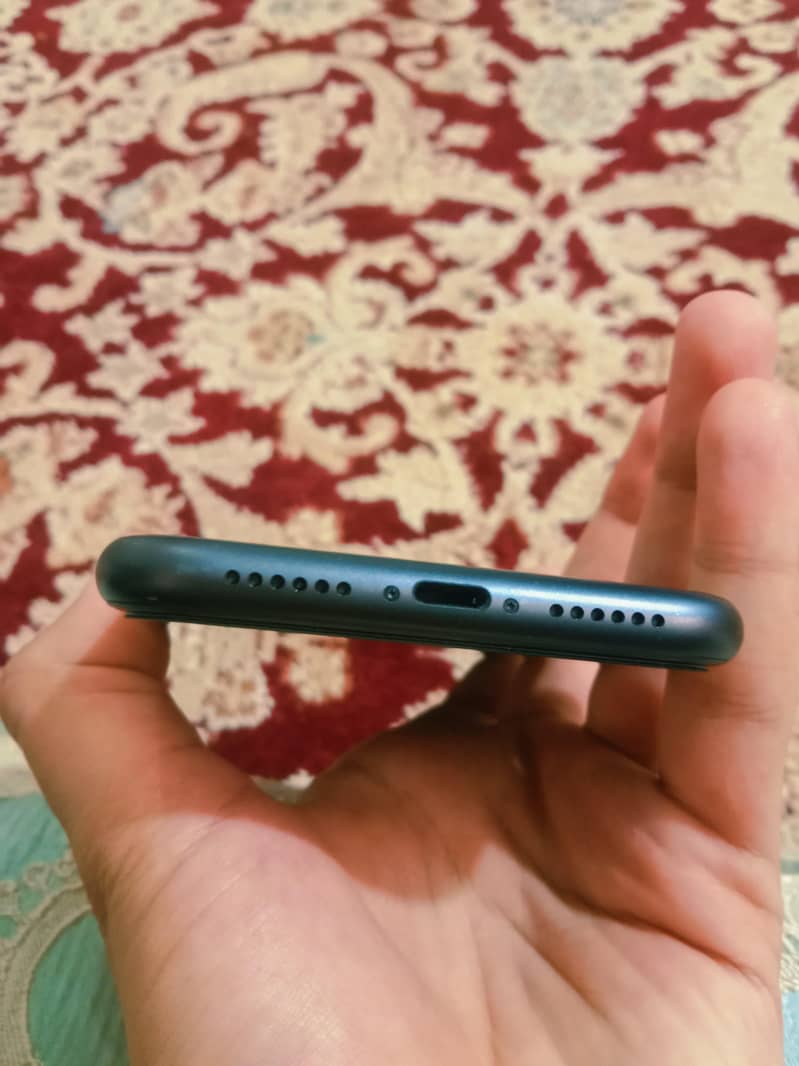 Apple iPhone 11 6