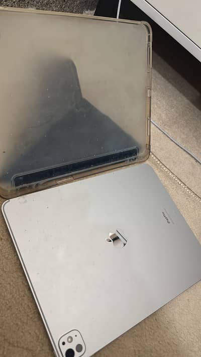 iPad Pro , 13" M4 Chip SILVER / Wifi / 512GB - USED / With Box Only.