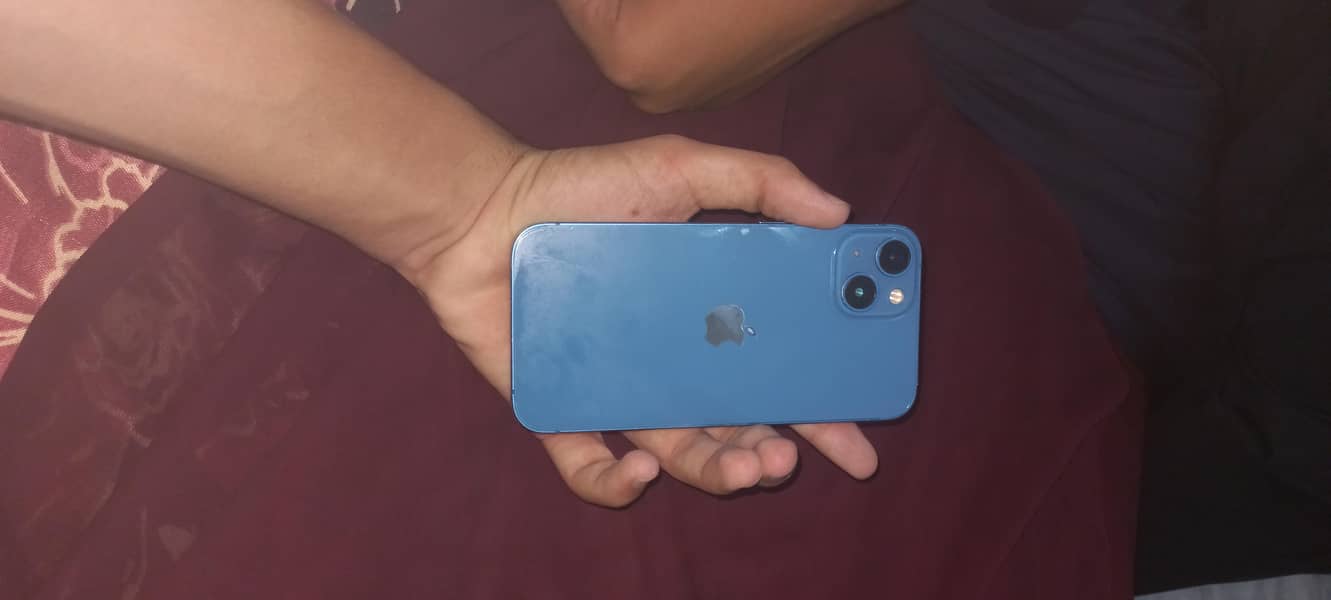 Apple iPhone 13 0