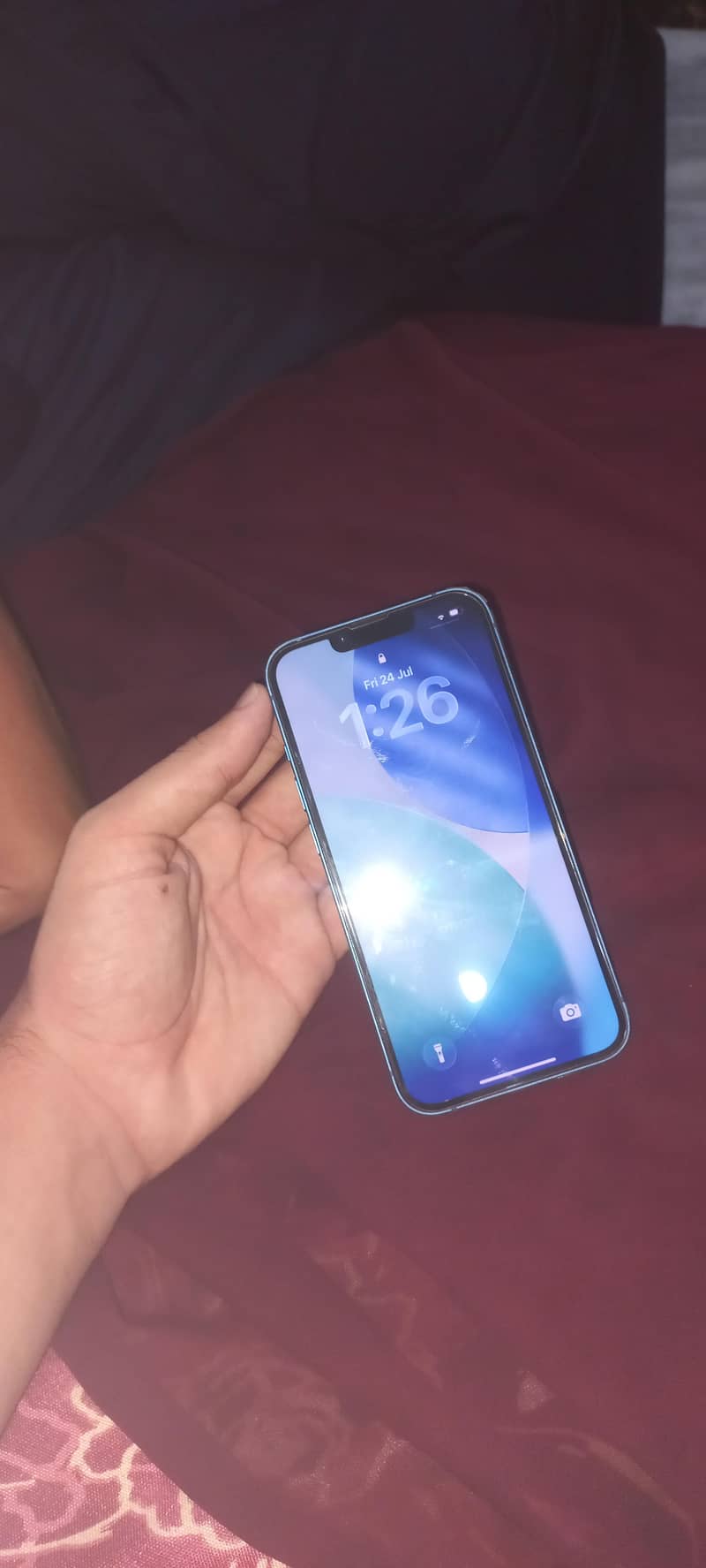 Apple iPhone 13 3