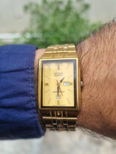 Citizen quartz vintage tank watch