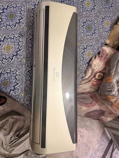 Dawalance Ac 2 ton All okay haa urgent for sale