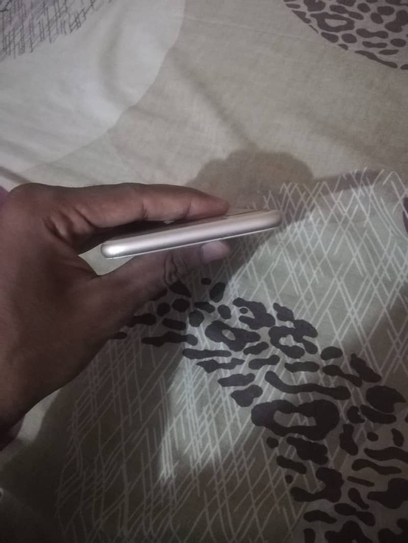 Apple iPhone 8 Plus 2