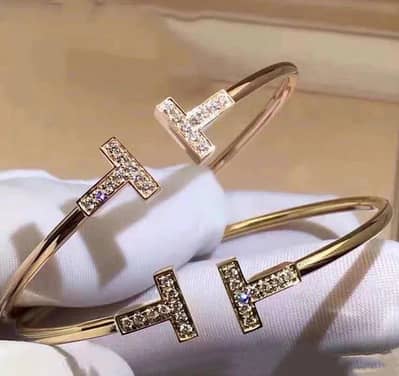 Modern single Gold - plated T - shaped bracelets