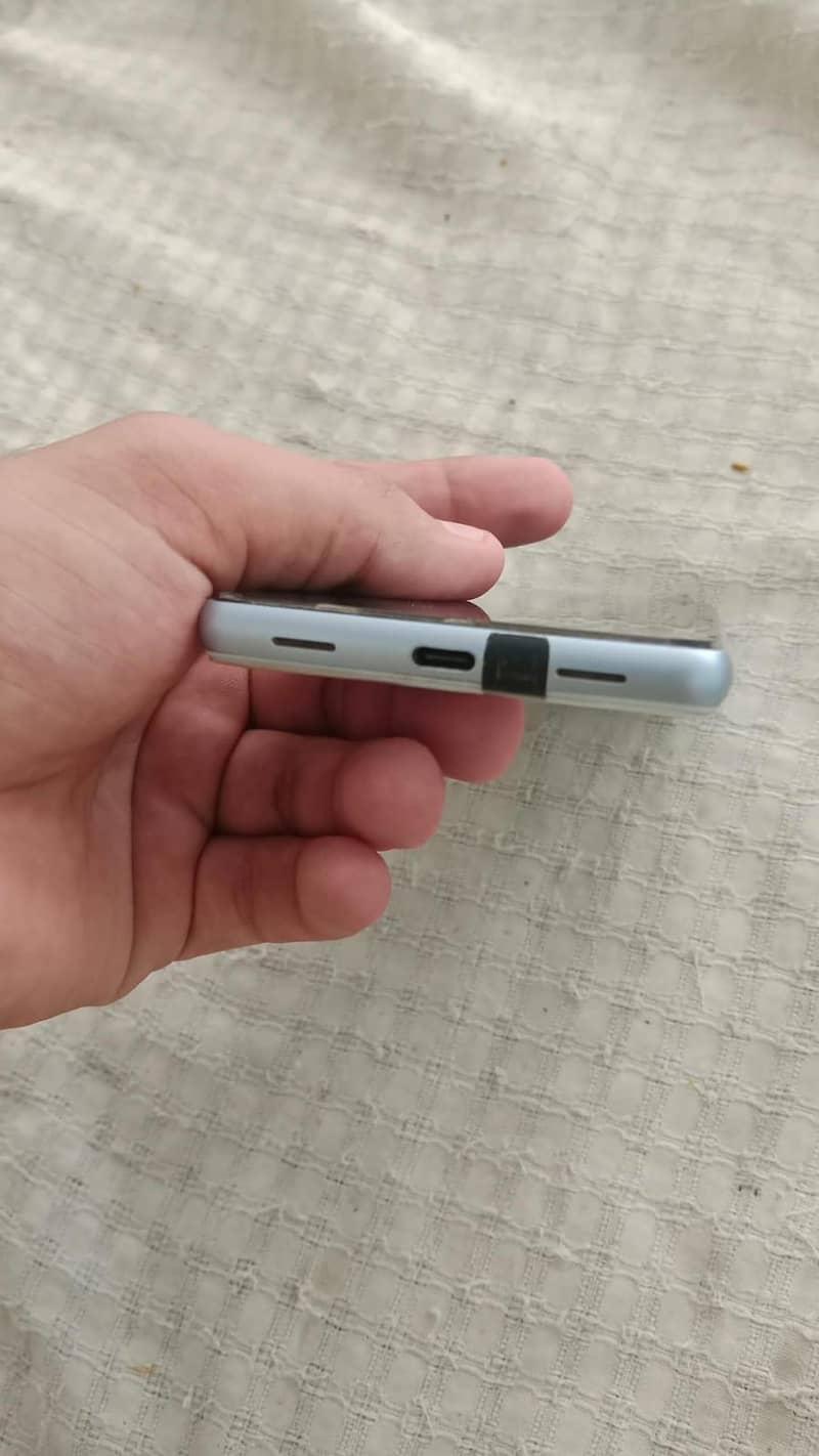 Google Pixel 7a 3