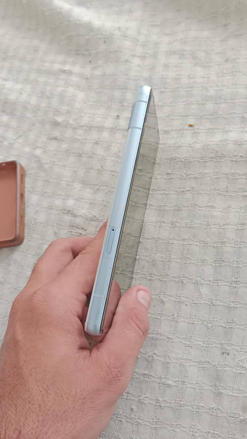 Google Pixel 7a 5