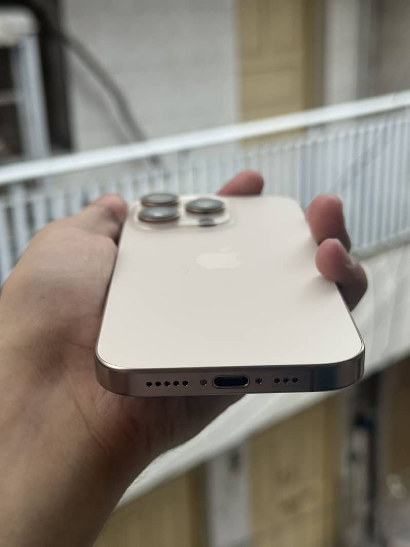 iPhone 16 Pro 5