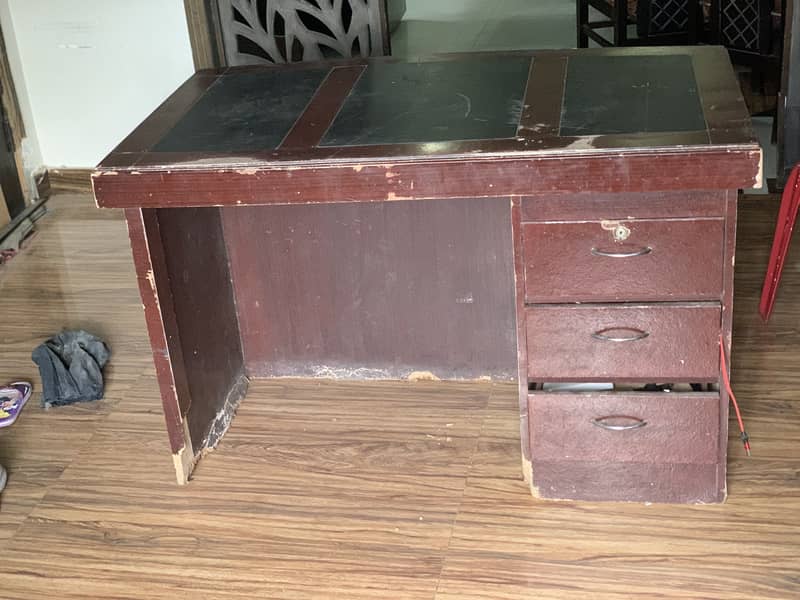 Computer table or side table with 3 drawers 1