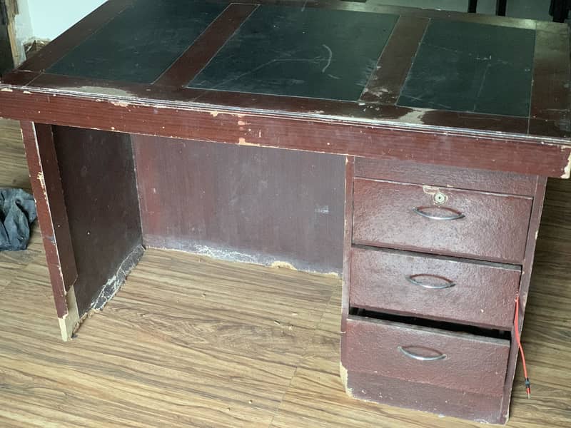 Computer table or side table with 3 drawers 3